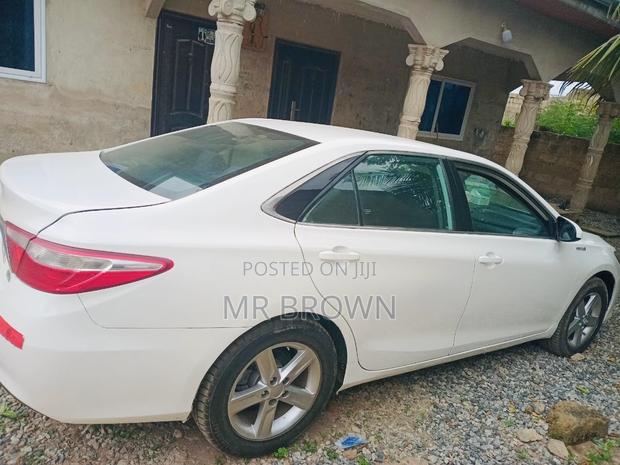 Toyota Camry XLE 4dr Sedan (2.5L 4cyl 6A) 2016 White