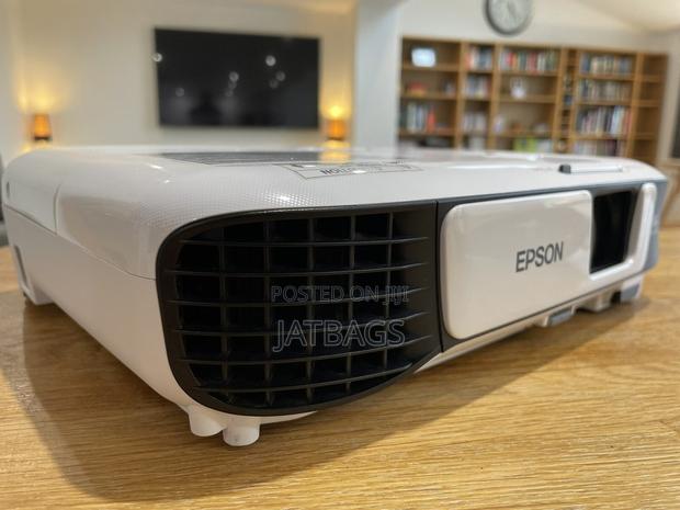 Epson Powerful Projector From Uk With Warranty (Free Delivery) photo 3