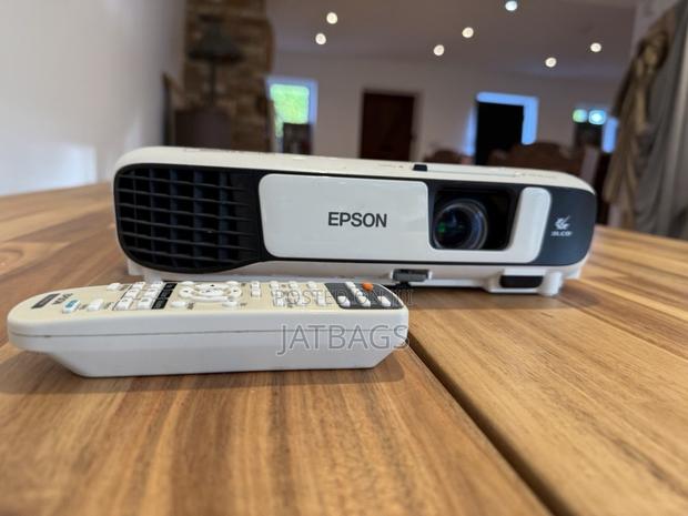 Epson Powerful Projector From Uk With Warranty (Free Delivery) photo 8