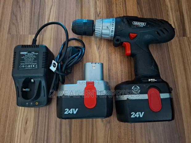 Draper 24 Volt Cordless Combi Hammer Drill With 2 Batteries · Photo 2