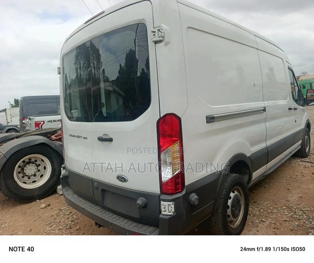 Ford Transit 2013 White photo 4