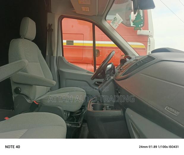 Ford Transit 2013 White photo 5