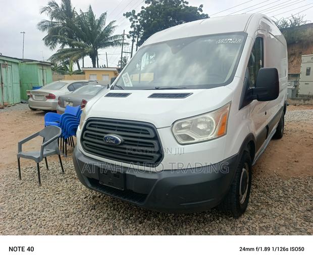 Ford Transit 2013 White photo 6