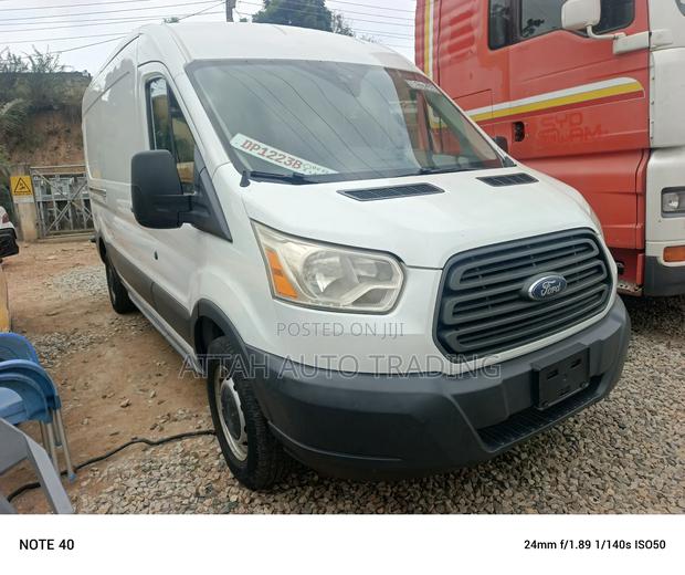 Ford Transit 2013 White photo 2