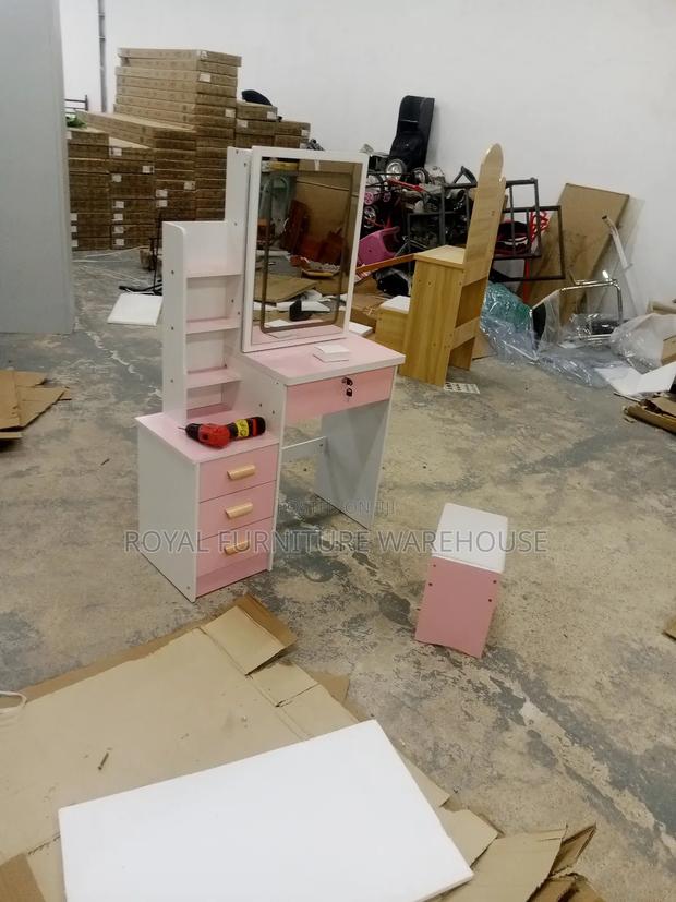 Imported Dressing Table With Led Light Within the Mirror · Photo 4