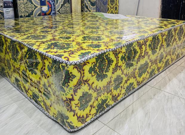 12 Queen Size Mattress Super High Density · Photo 2