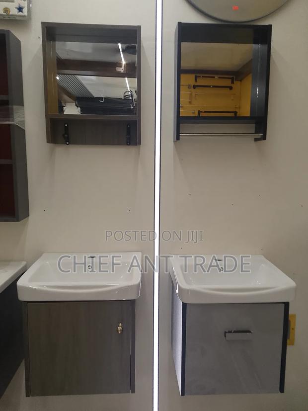 Small Cabinet Basin With Mirror 43 · Photo 4