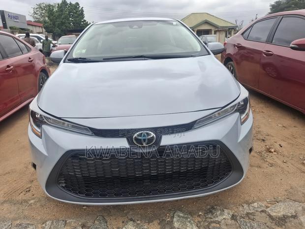Toyota Corolla LE 2021 Silver