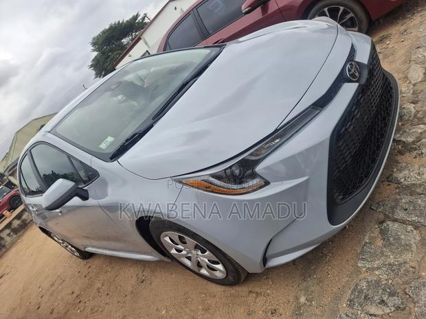 Toyota Corolla LE 2021 Silver