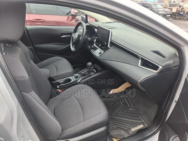 Toyota Corolla LE 2021 Silver