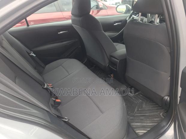 Toyota Corolla LE 2021 Silver