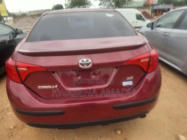 Toyota Corolla SE 4dr Sedan (1.8L 4cyl CVT) 2017 Red