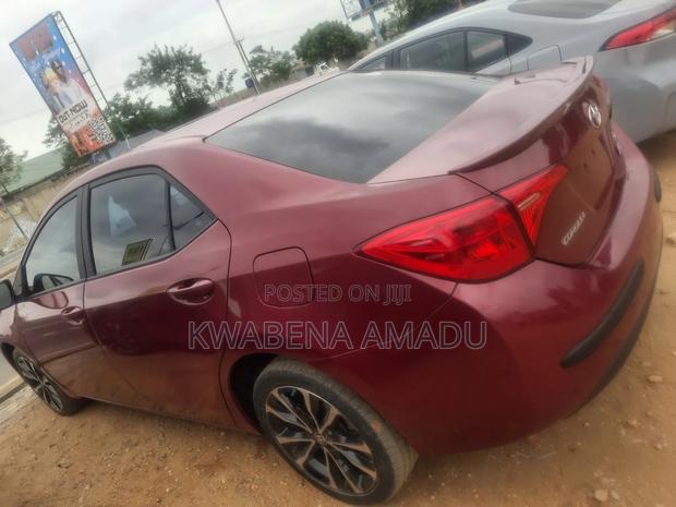 Toyota Corolla SE 4dr Sedan (1.8L 4cyl CVT) 2017 Red