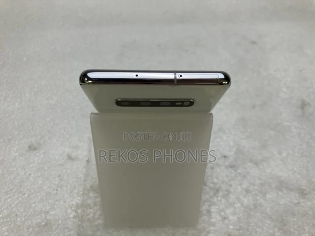 New Samsung Galaxy S10 Plus 128 GB photo 4