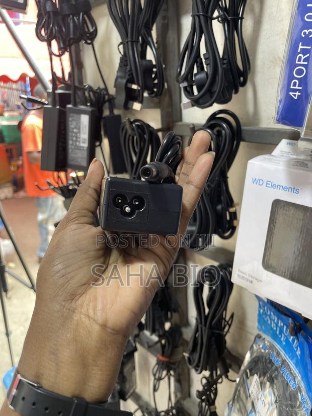 Big Pin Dell Charger · Photo 2