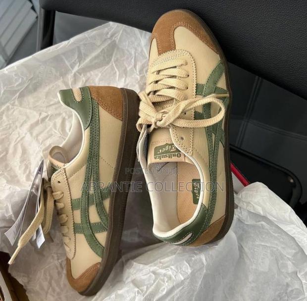 Ascis Onitsuka Tiger Sneaker Brown · Photo 4