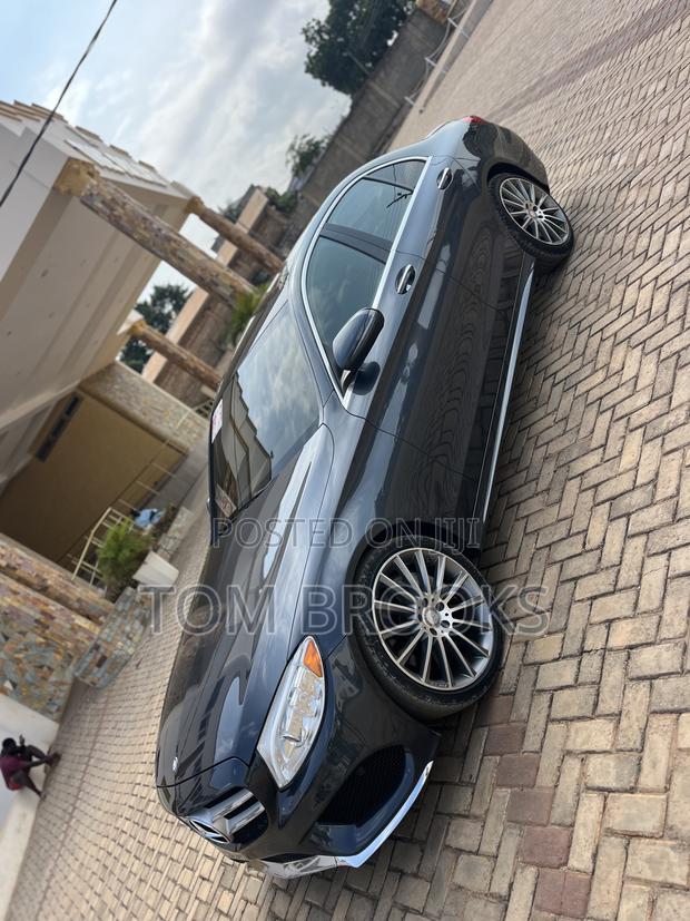 Mercedes-Benz C300 Sport 4Matic Sedan AWD (2.0L 4cyll 7A) 2016 Gray