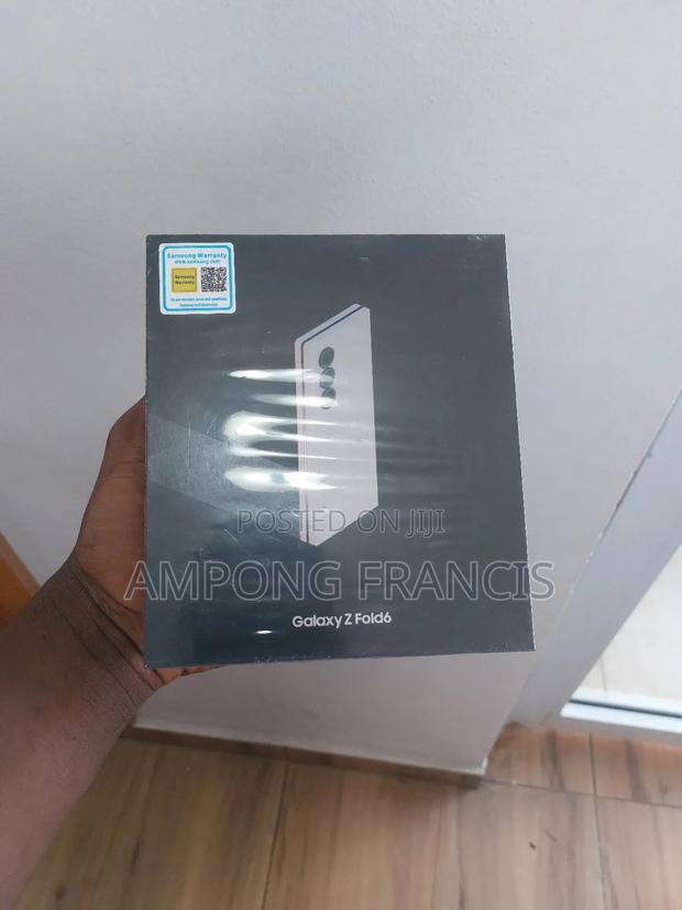New Samsung Galaxy Z Fold6 256 GB Silver · Photo 2