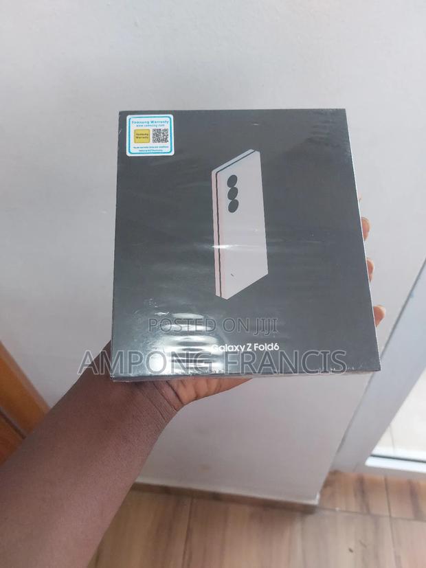 New Samsung Galaxy Z Fold6 256 GB Silver · Photo 3