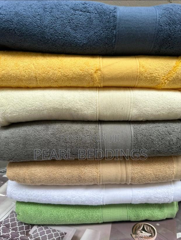 Premium Quality High Grade 100% Cotton Bath Towel Available In Colors photo 5