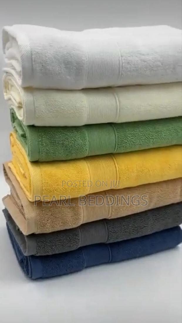 Premium Quality High Grade 100% Cotton Bath Towel Available In Colors