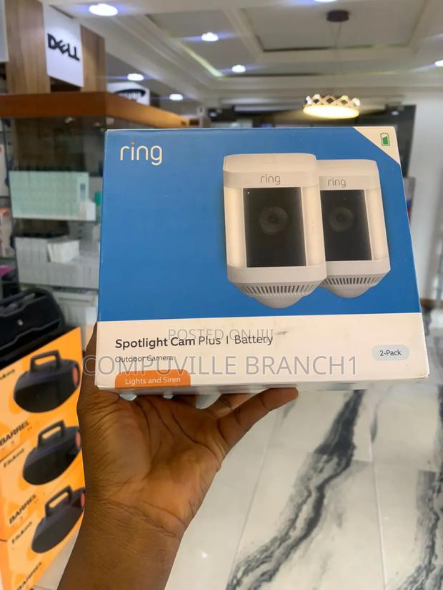 Ring Spotlight Cam Plus · Photo 4