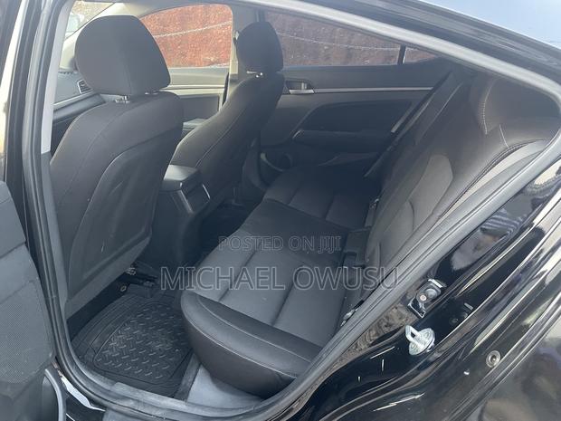 Hyundai Elantra 2018 Black
