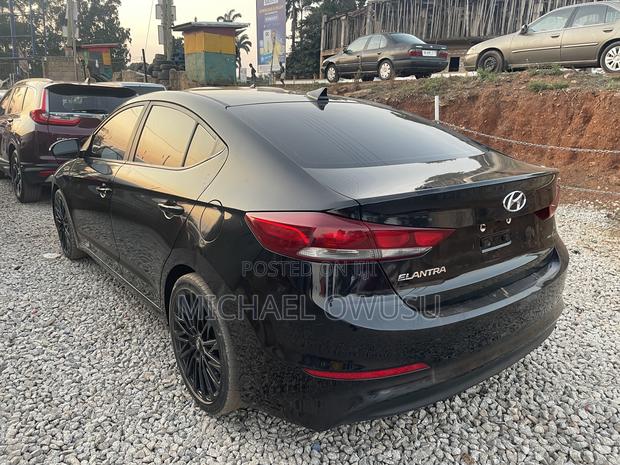 Hyundai Elantra 2018 Black