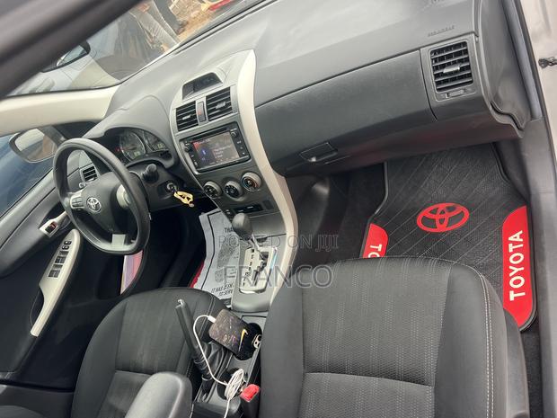 Toyota Corolla S 4dr Sedan (1.8L 4cyl 4A) 2013 Silver