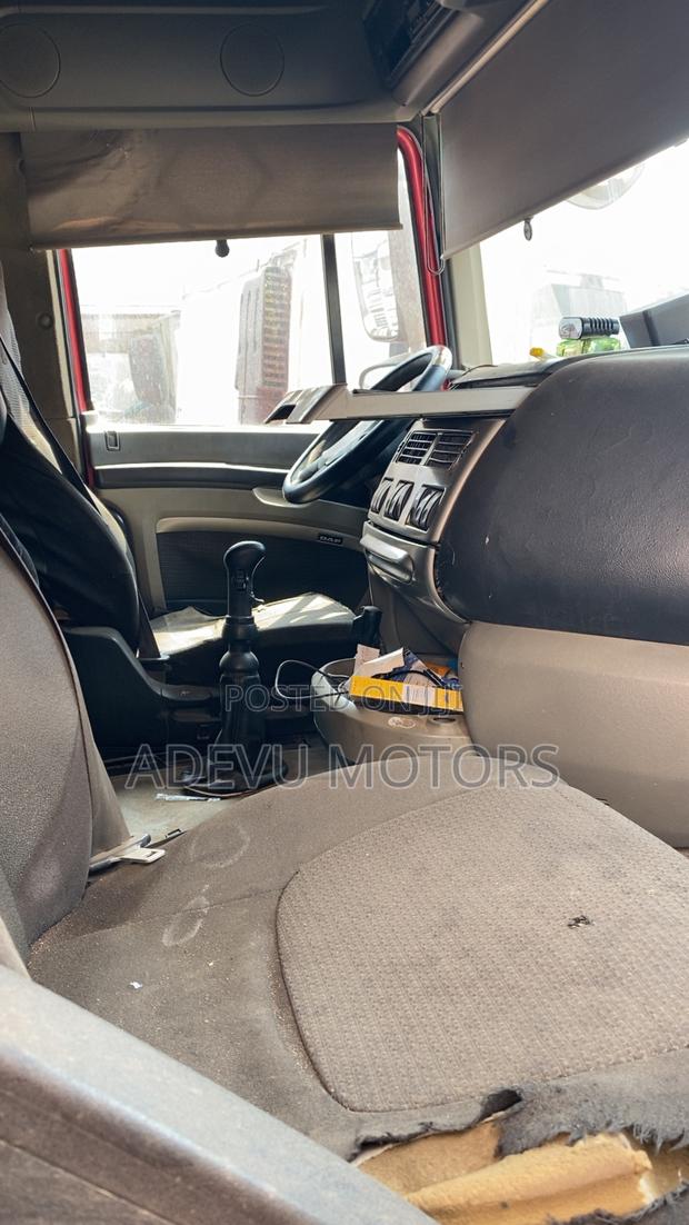 Daf Single Axle With Helper photo 3