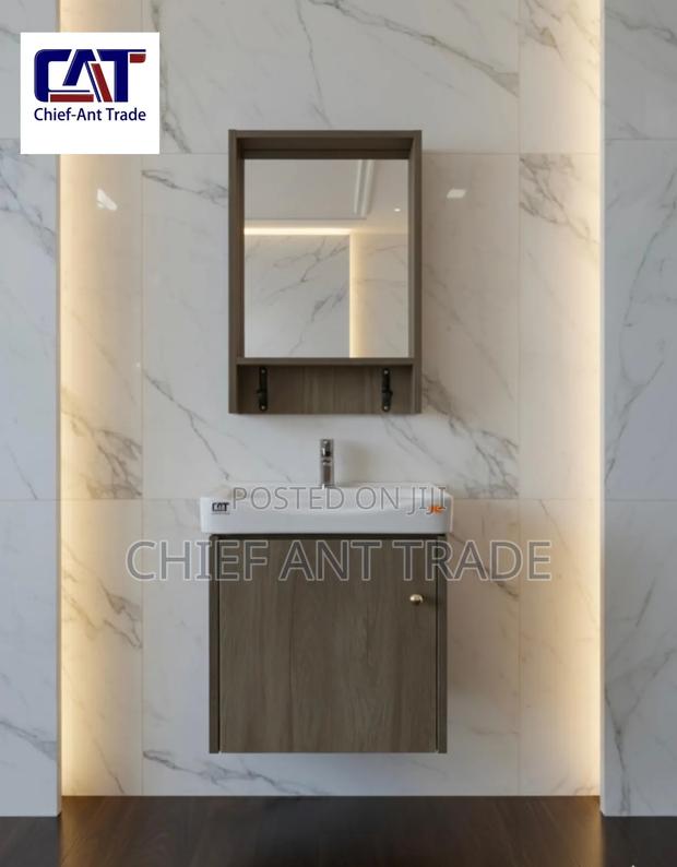 Small Cabinet Basin With Mirror 43 · Photo 3