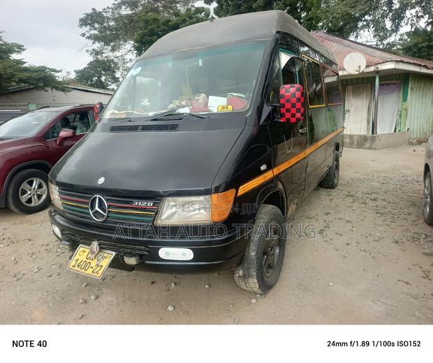 Mercedes-Benz Sprinter 2000 Black