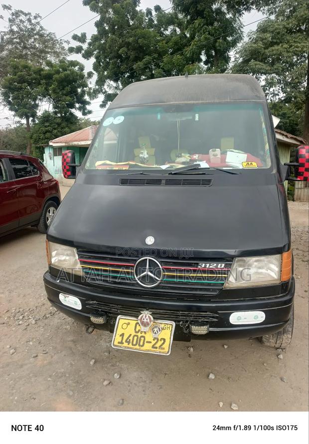Mercedes-Benz Sprinter 2000 Black photo 8