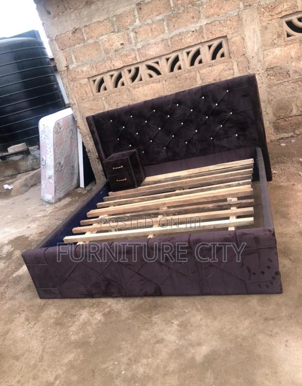 Romantic Queen Size With Side Drawer