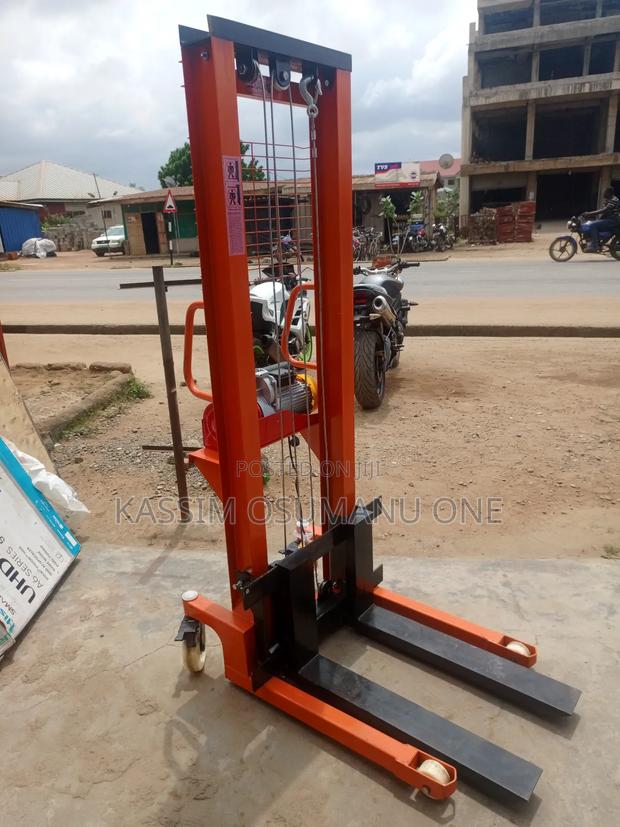 Electric Forklift 2tone photo 2