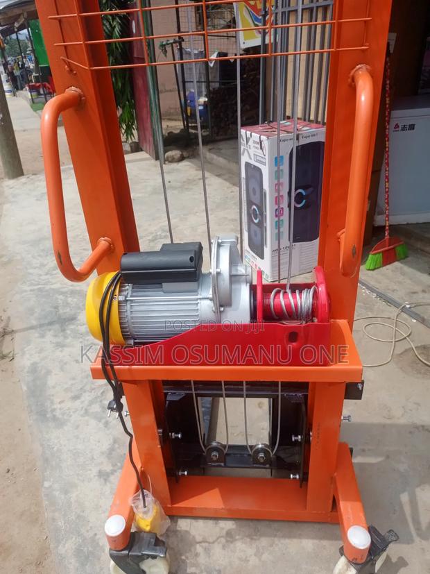 Electric Forklift 2tone photo 3