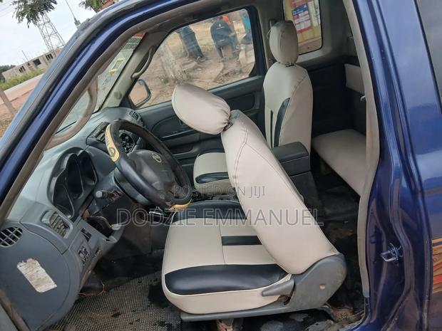Nissan Frontier SC V6 Crew Cab 2004 Blue photo 2