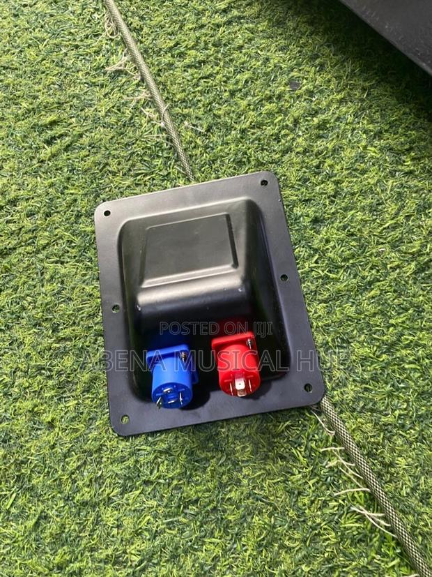 Speaker Terminal (Pair) · Photo 3