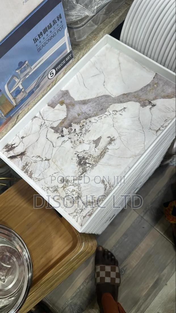 Plastic Serving Trays · Photo 4