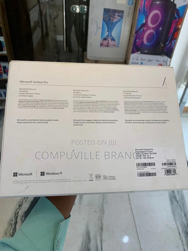 New Microsoft Surface Pro 16GB Qualcomm Snapdragon X Plus SSD 256GB · Photo 4