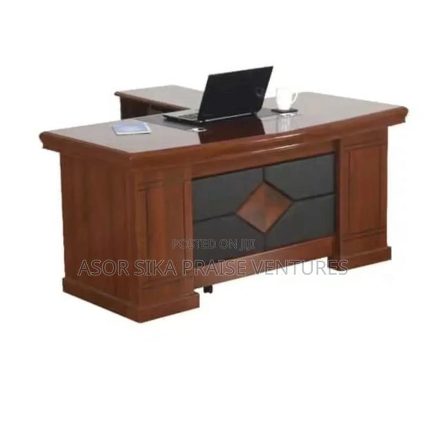 Executive Table 1.6m