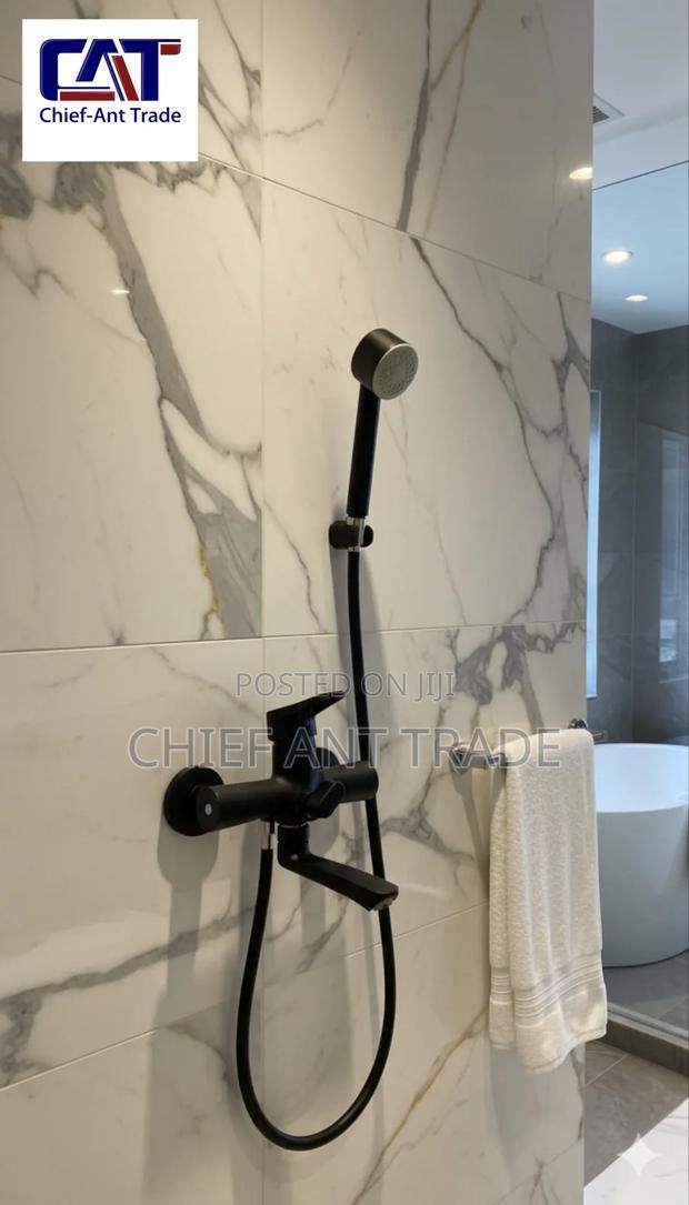Robust Shower Set Black · Photo 2
