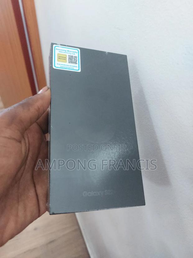New Samsung Galaxy S22+ 5G 128 GB Black · Photo 2