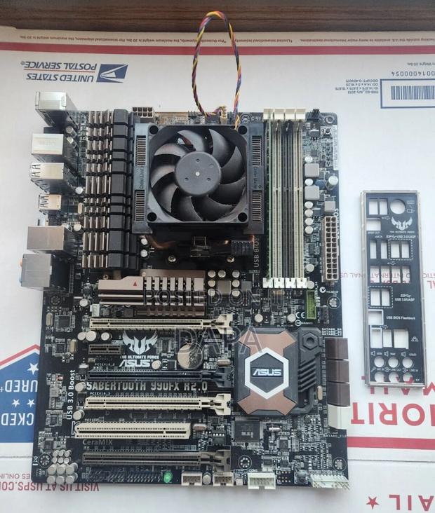 4.00ghz (8 Cores Processor Amd Fx-8120) + Sabertooth 990fx R2.0 · Photo 2