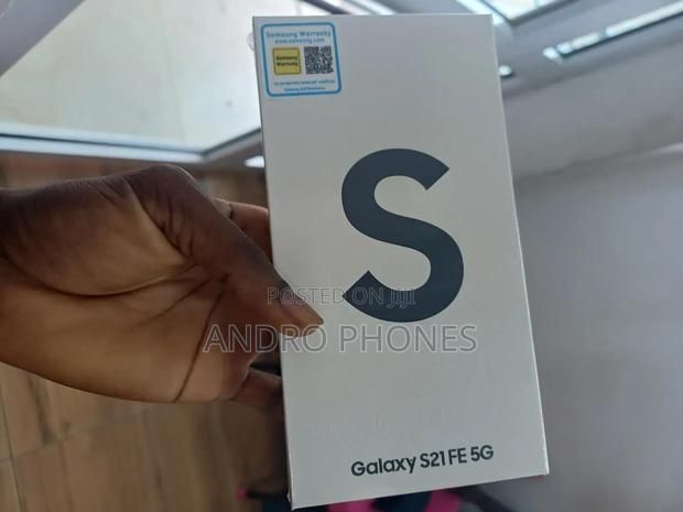 New Samsung Galaxy S21 FE 5G 128 GB Black · Photo 2