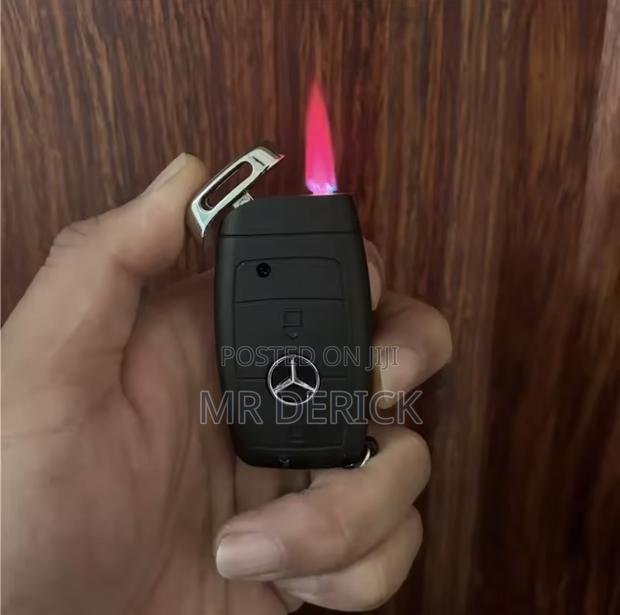 Benz Car Key Pendant Butane Lighter Windproof Flame Lighter · Photo 3