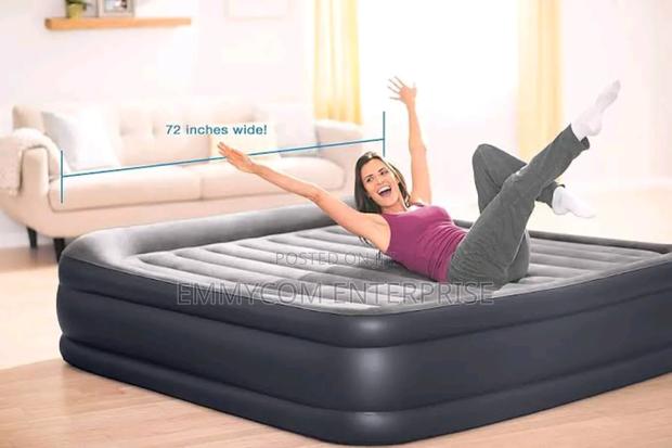 Queen Size Air Bed Mattress With Inbuilt Electric Pump photo 2
