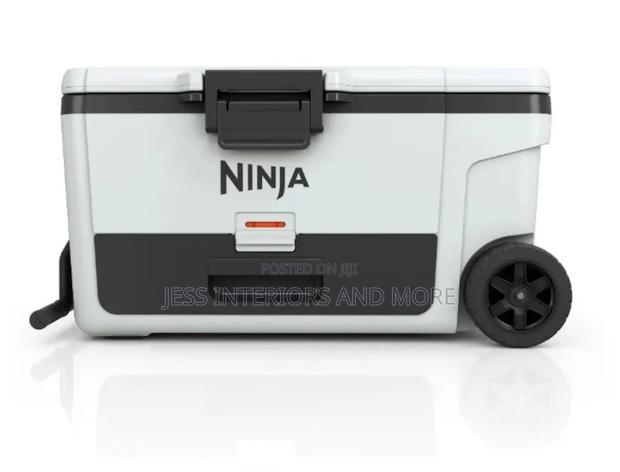Ninja Frostvault 65qt/61l Wheeled Cooler