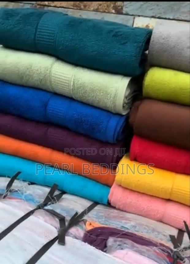 Premium Quality High Grade 100% Cotton Bath Towel Available In Colors photo 2