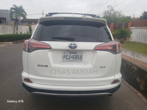 Toyota RAV4 2018 White